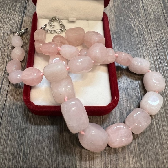 Women’s Natural Rose Quartz Crystals Necklace 20” - Picture 9 of 9